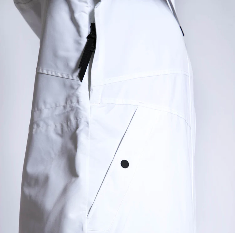 Vetoketjulliset ilmanvaihtoaukot kainaloiden alla