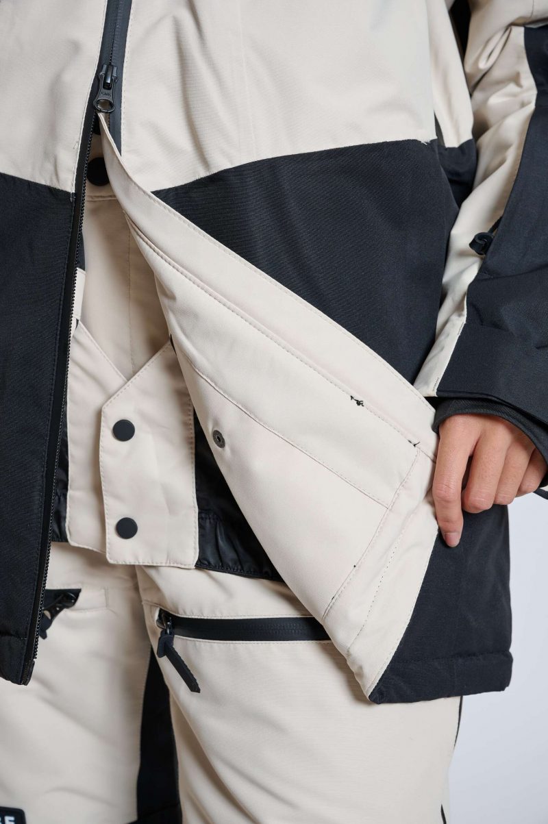 Joustava lumilukko vyötäröllä